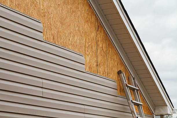 Professional Siding Installation technician working in Hillsboro, OR